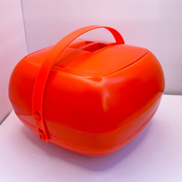 Vintage Orange Nesting Picnic Set Plates Cups Silverware Bowls Salt Pepper MCM - Picture 3 of 14